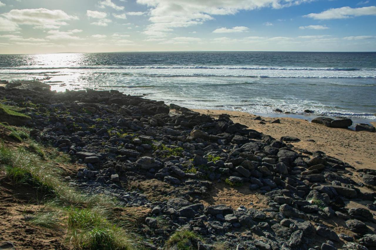1844 Seascape Cottage Is Located On The Wild Atlantic Way Fanore Exterior foto